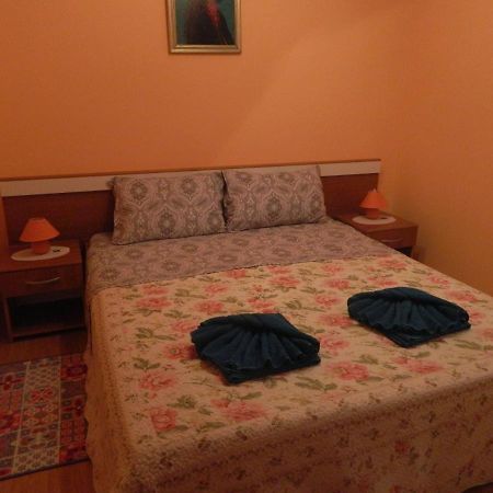 Apartments Vila Vanda Πόρετς Εξωτερικό φωτογραφία