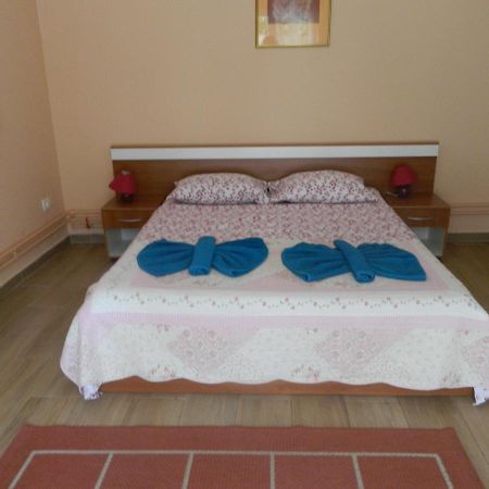 Apartments Vila Vanda Πόρετς Εξωτερικό φωτογραφία
