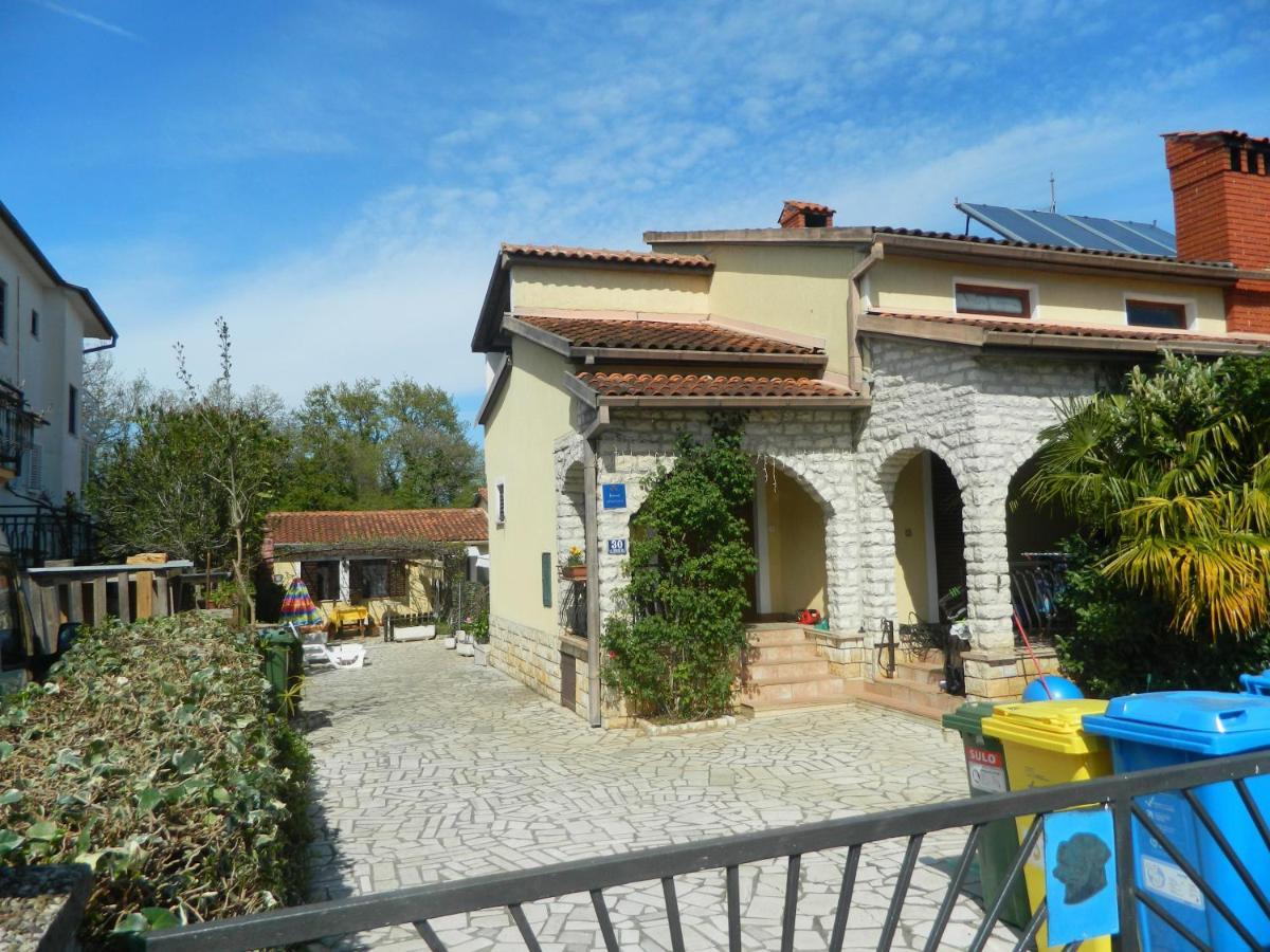 Apartments Vila Vanda Πόρετς Εξωτερικό φωτογραφία