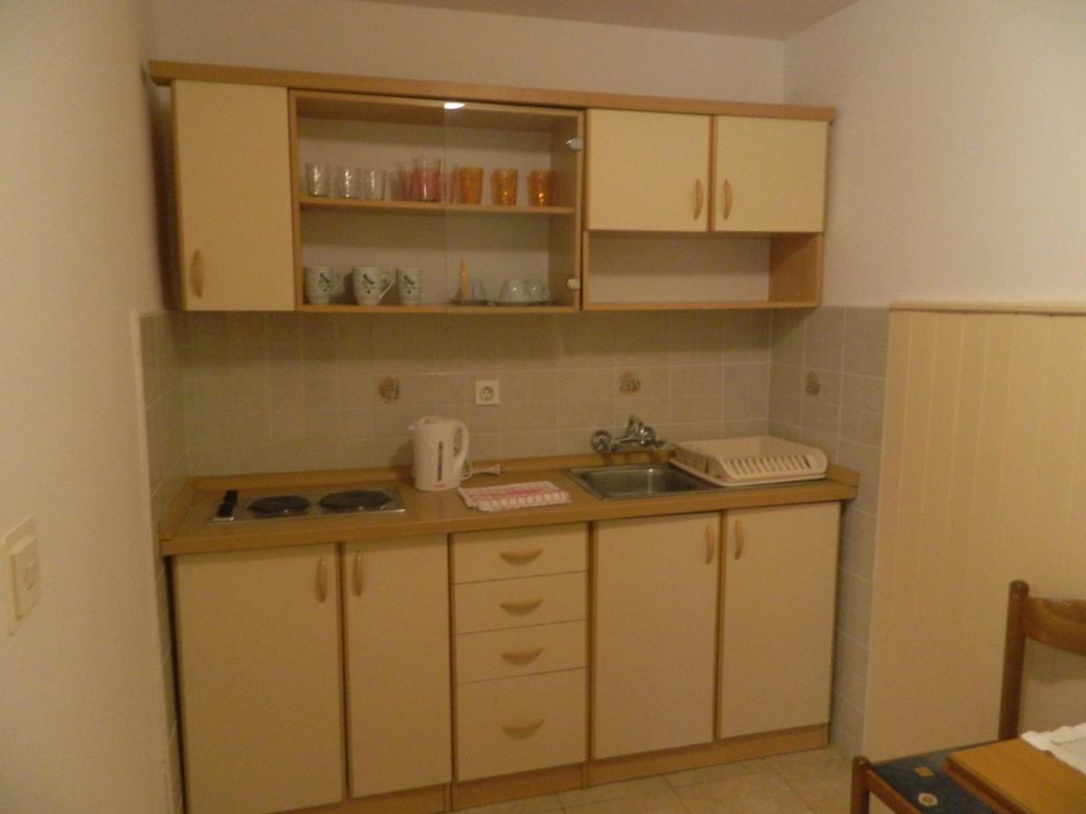 Apartments Vila Vanda Πόρετς Εξωτερικό φωτογραφία