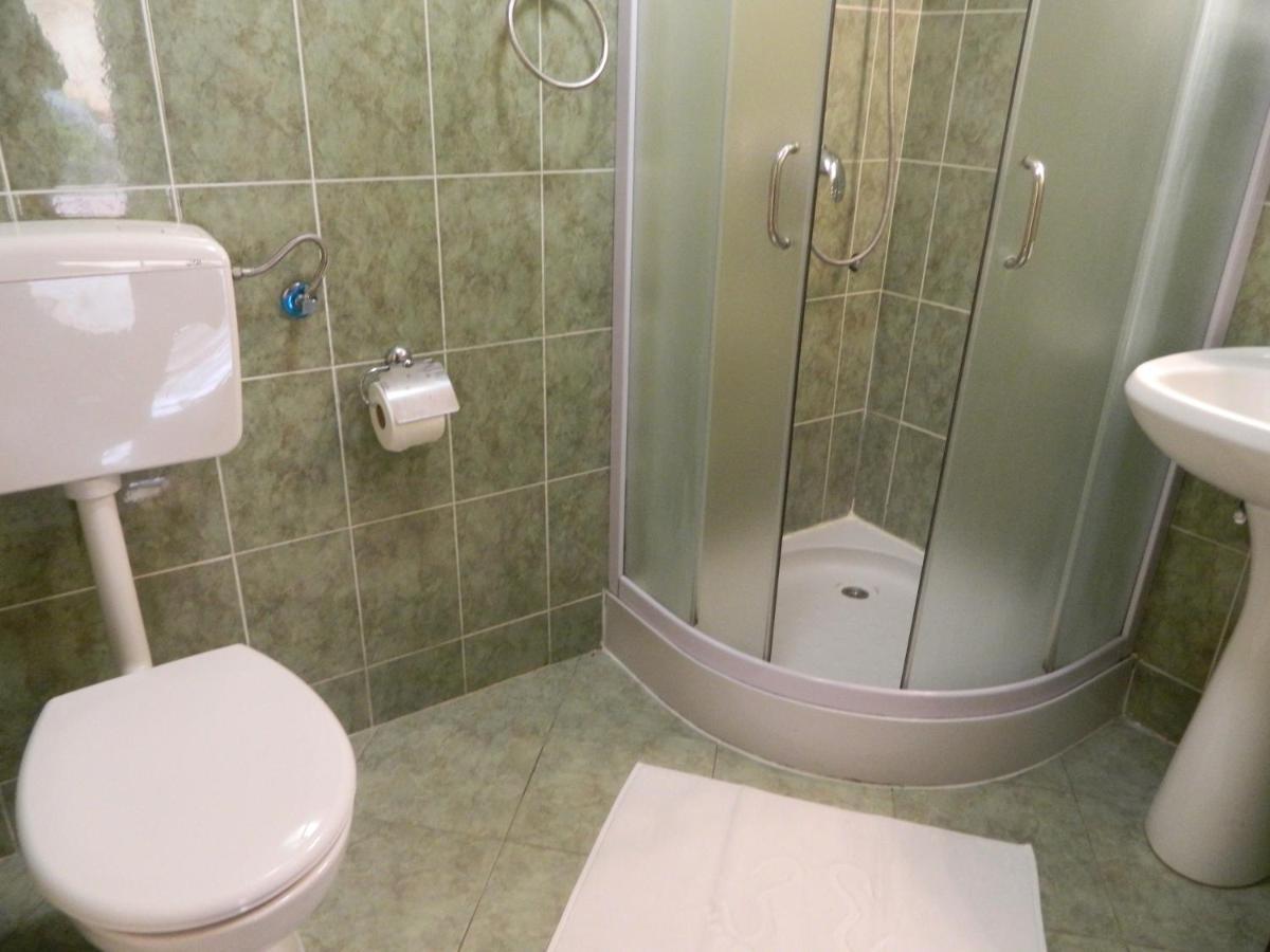 Apartments Vila Vanda Πόρετς Εξωτερικό φωτογραφία
