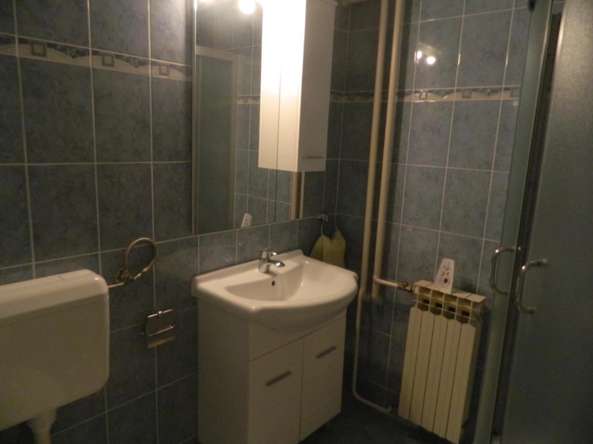 Apartments Vila Vanda Πόρετς Εξωτερικό φωτογραφία