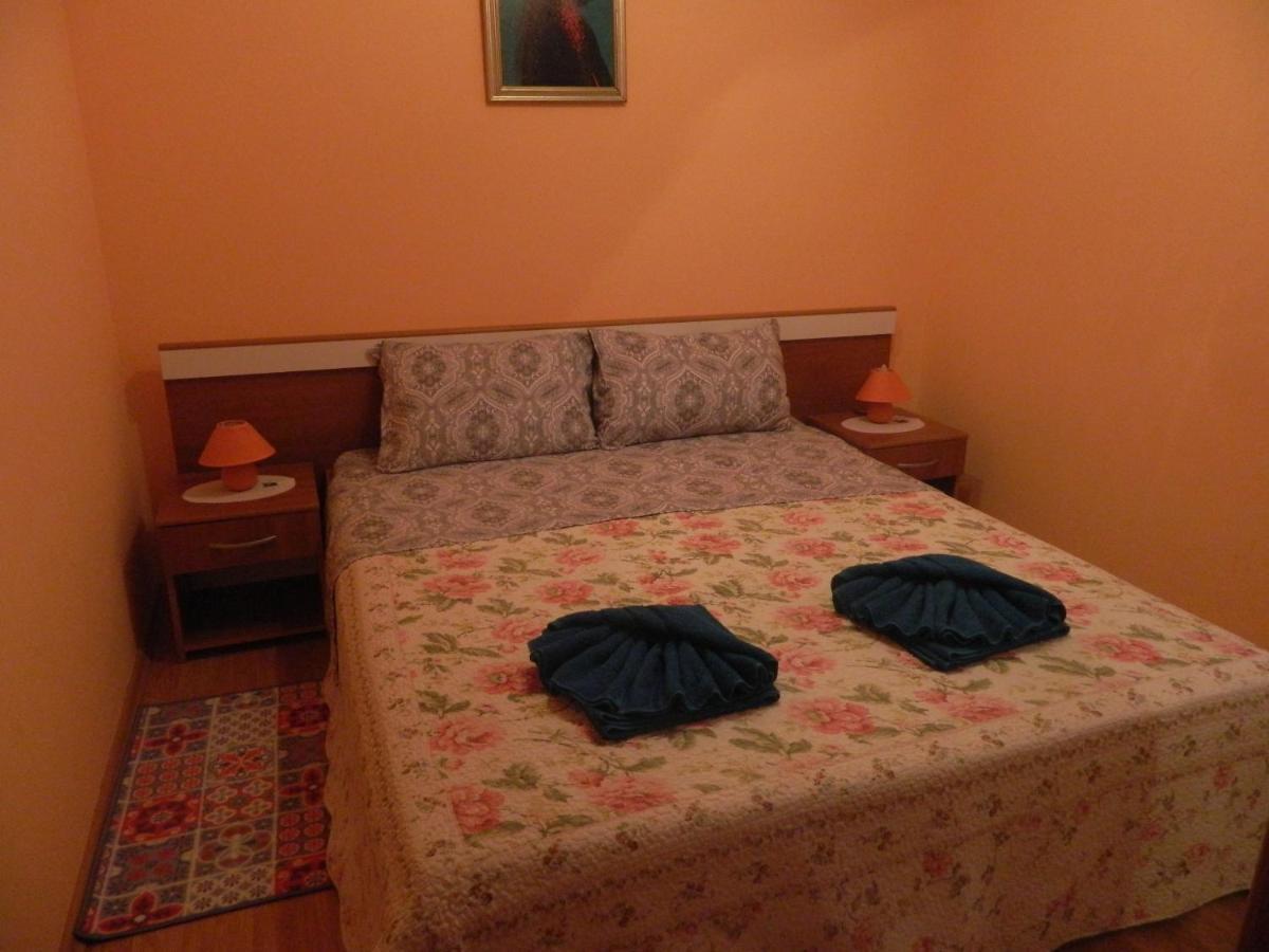 Apartments Vila Vanda Πόρετς Εξωτερικό φωτογραφία