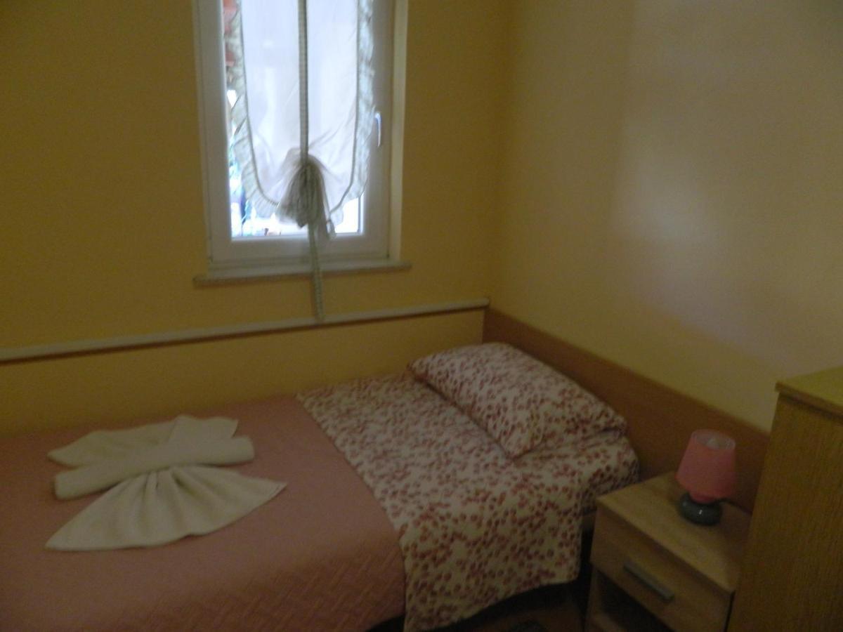 Apartments Vila Vanda Πόρετς Εξωτερικό φωτογραφία