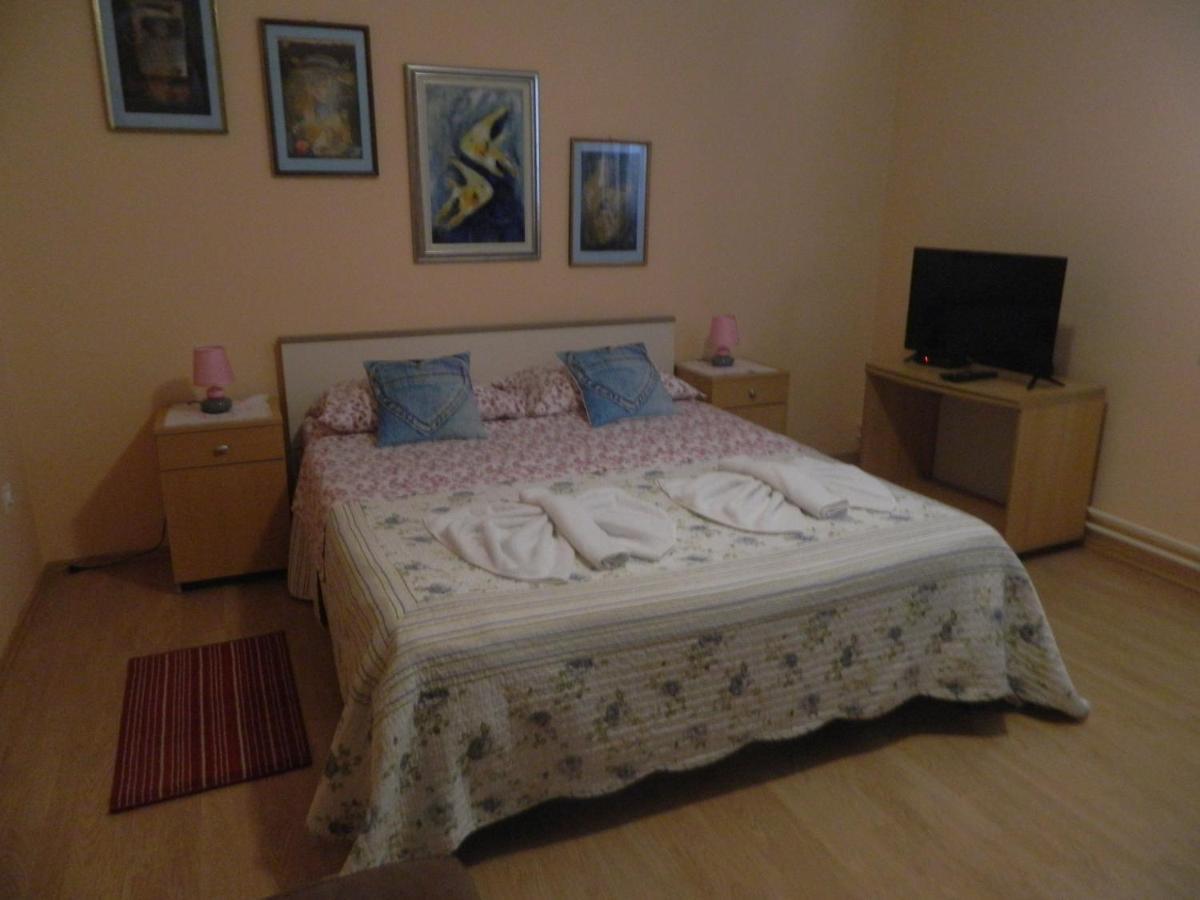 Apartments Vila Vanda Πόρετς Εξωτερικό φωτογραφία