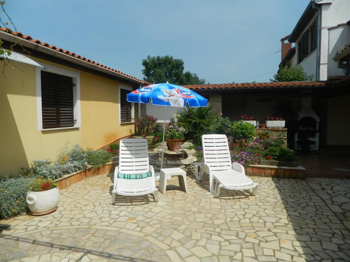 Apartments Vila Vanda Πόρετς Εξωτερικό φωτογραφία