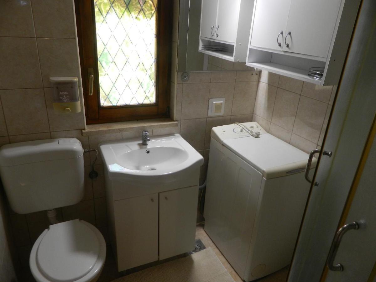 Apartments Vila Vanda Πόρετς Εξωτερικό φωτογραφία